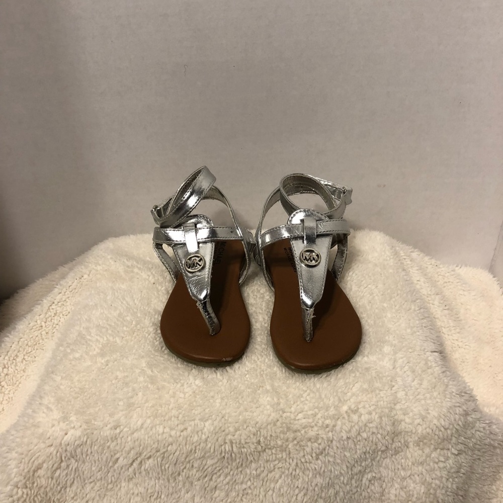 🔥flash sale🔥 Michael Kors toddler sandals size 7